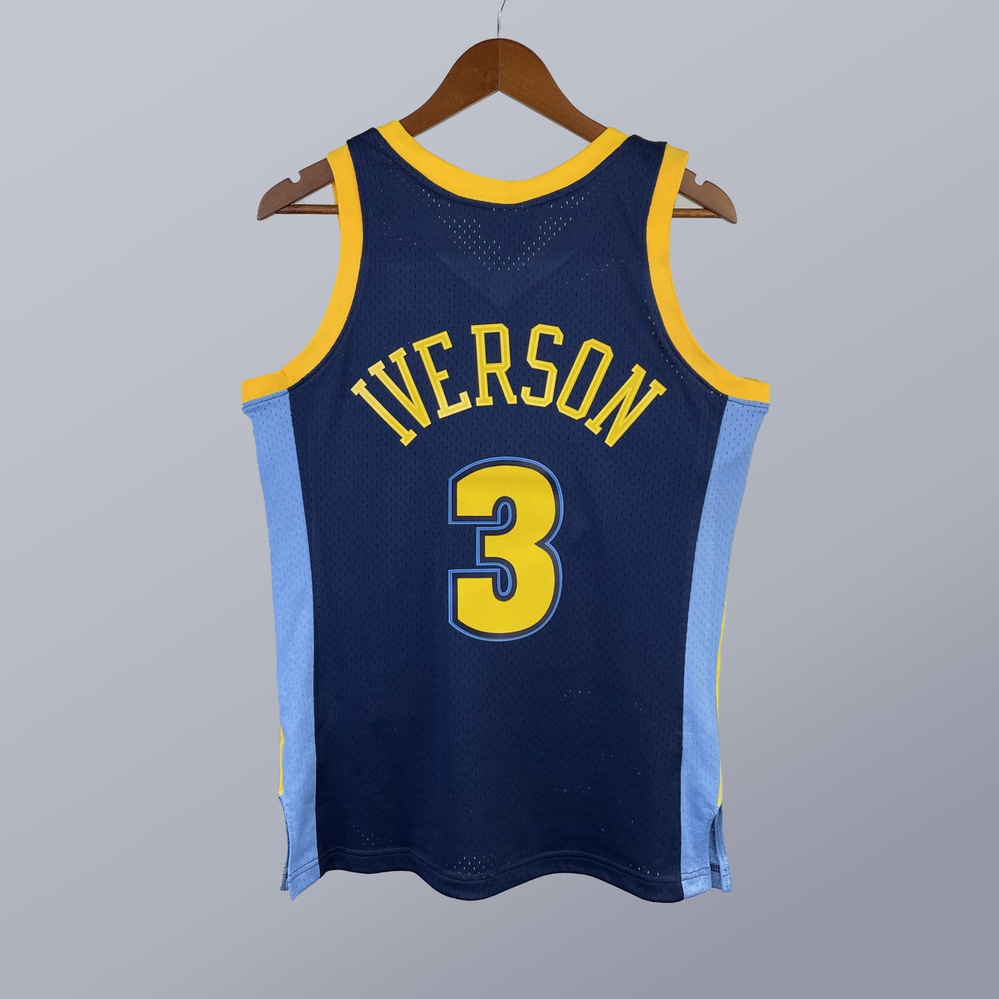 Allen Iverson - Nuggets Jersey - Hardwood Classics 2006/07 Swingman Azul