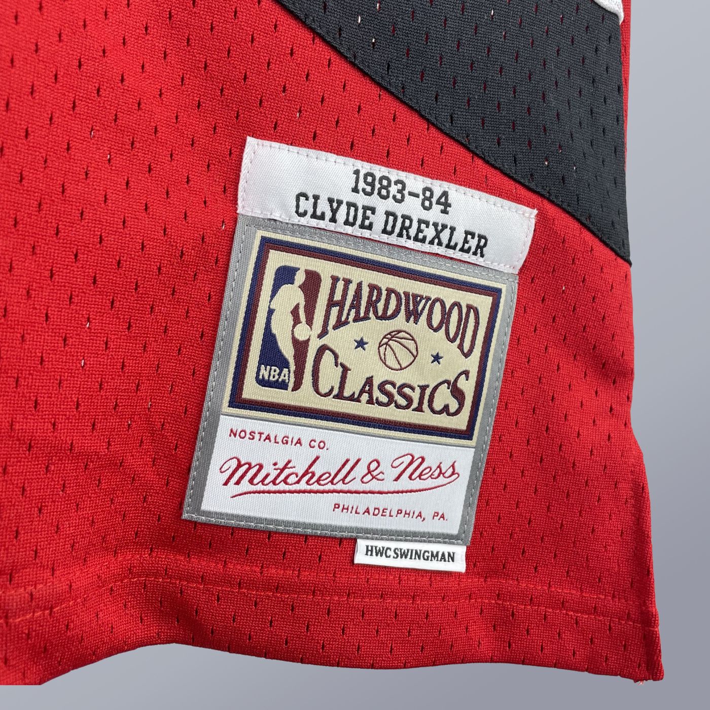 Clyde Drexler – Trail Blazers Jersey – Hardwood Classics 1983/84 Swingman Roja