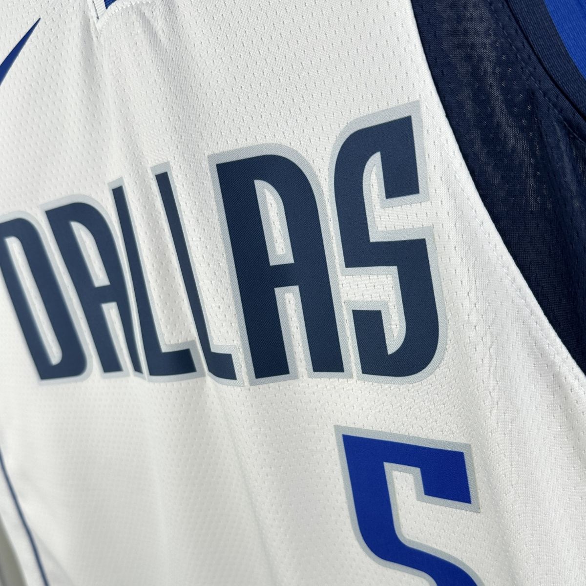 D'Angelo Russell - Mavs Jersey - Association Edition Swingman 2024/25