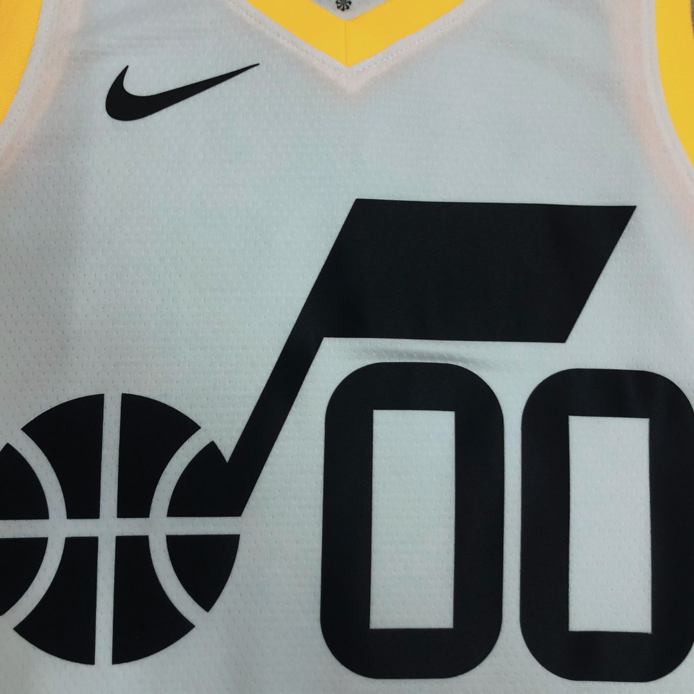 Jordan Clarkson - Jazz Jersey - Association Edition Swingman 2023/24