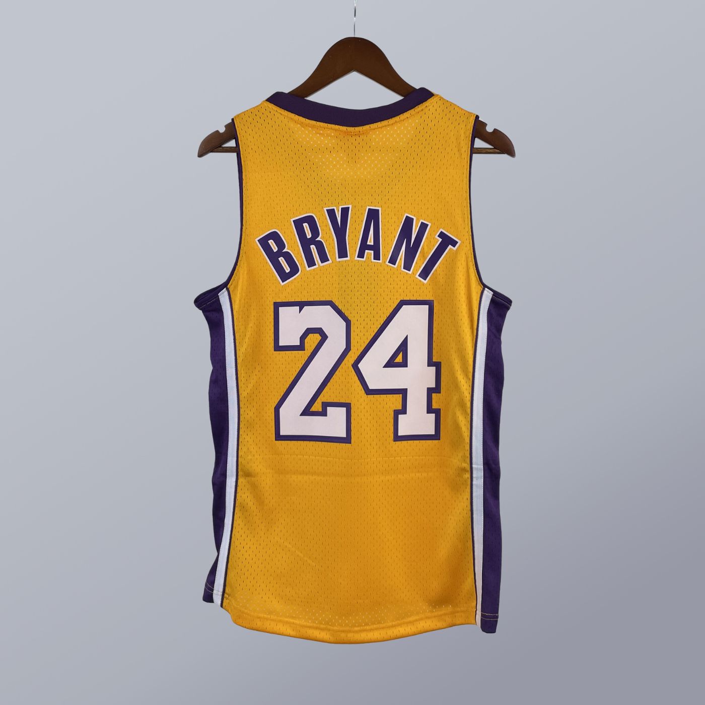 Kobe Bryant - Lakers Jersey - Hardwood Classics 2008/09 Swingman Amarilla