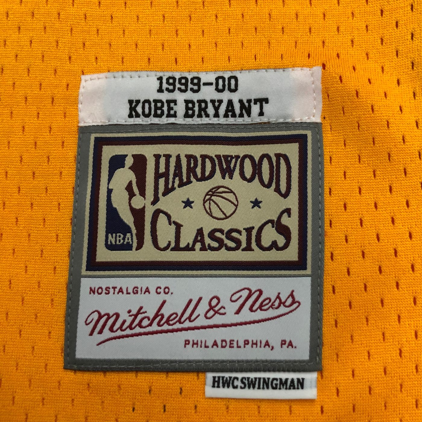 Kobe Bryant - Lakers Jersey - Hardwood Classics 1999/00 Swingman Amarilla