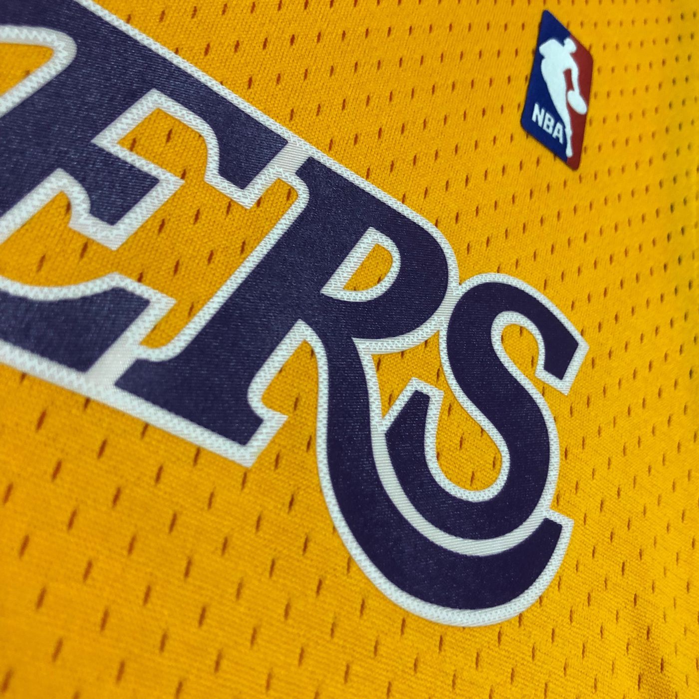 Kobe Bryant - Lakers Jersey - Hardwood Classics 1999/00 Swingman Amarilla