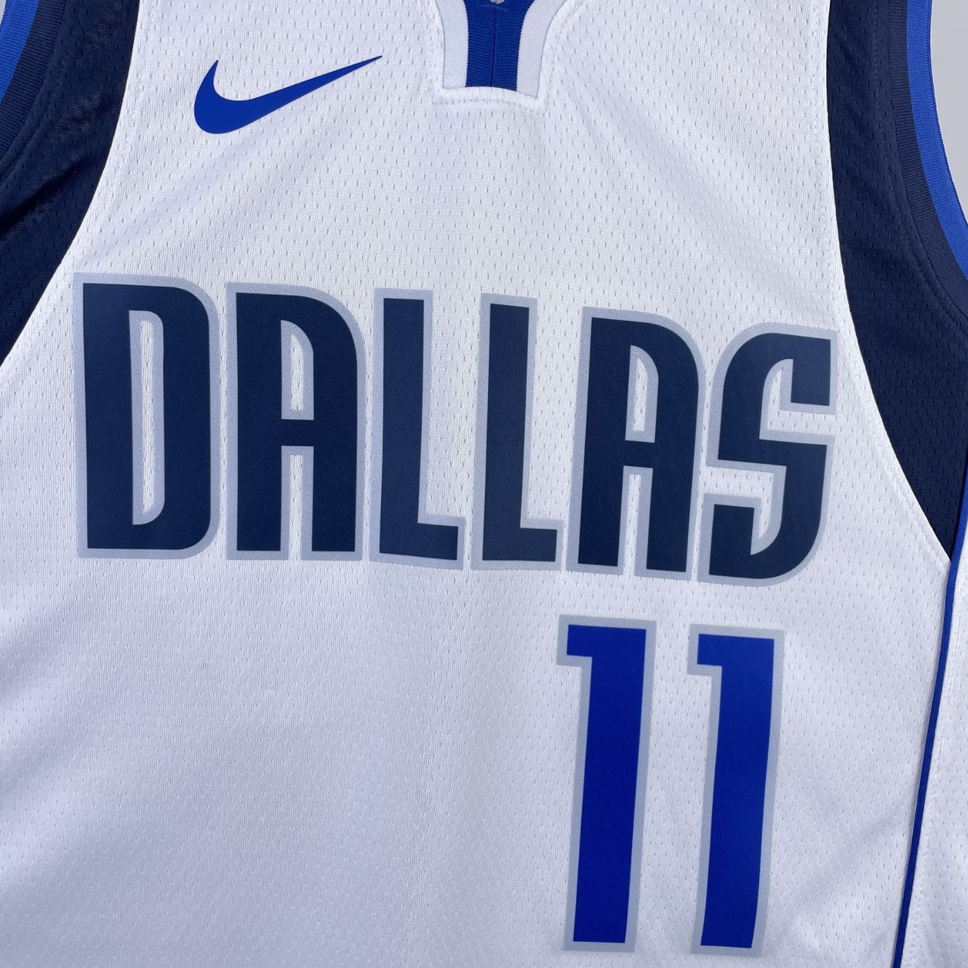 Kyrie Irving - Mavs Jersey - Association Edition Swingman 2022/23