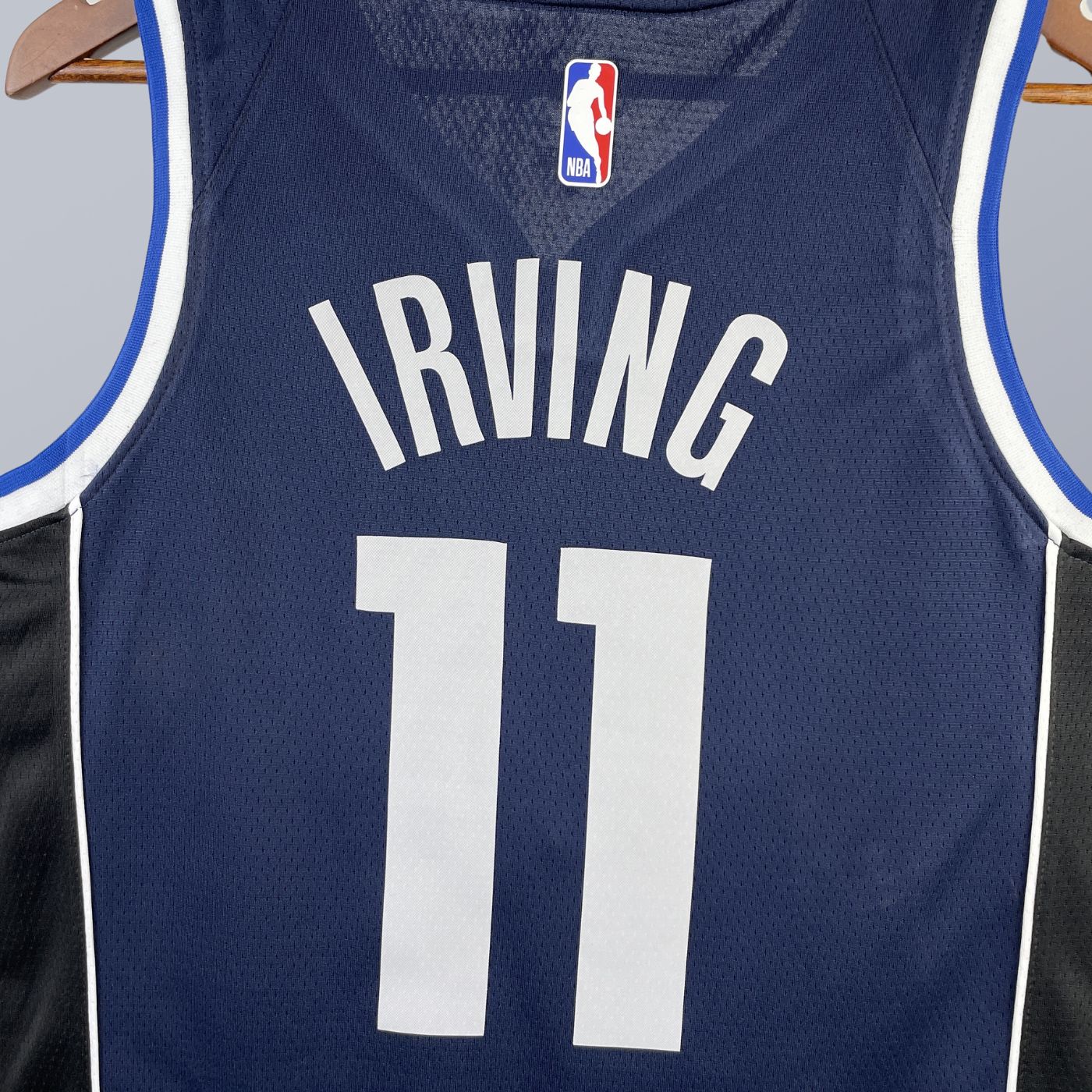 Kyrie Irving - Mavs Jersey - Statement Edition Swingman 2022/23