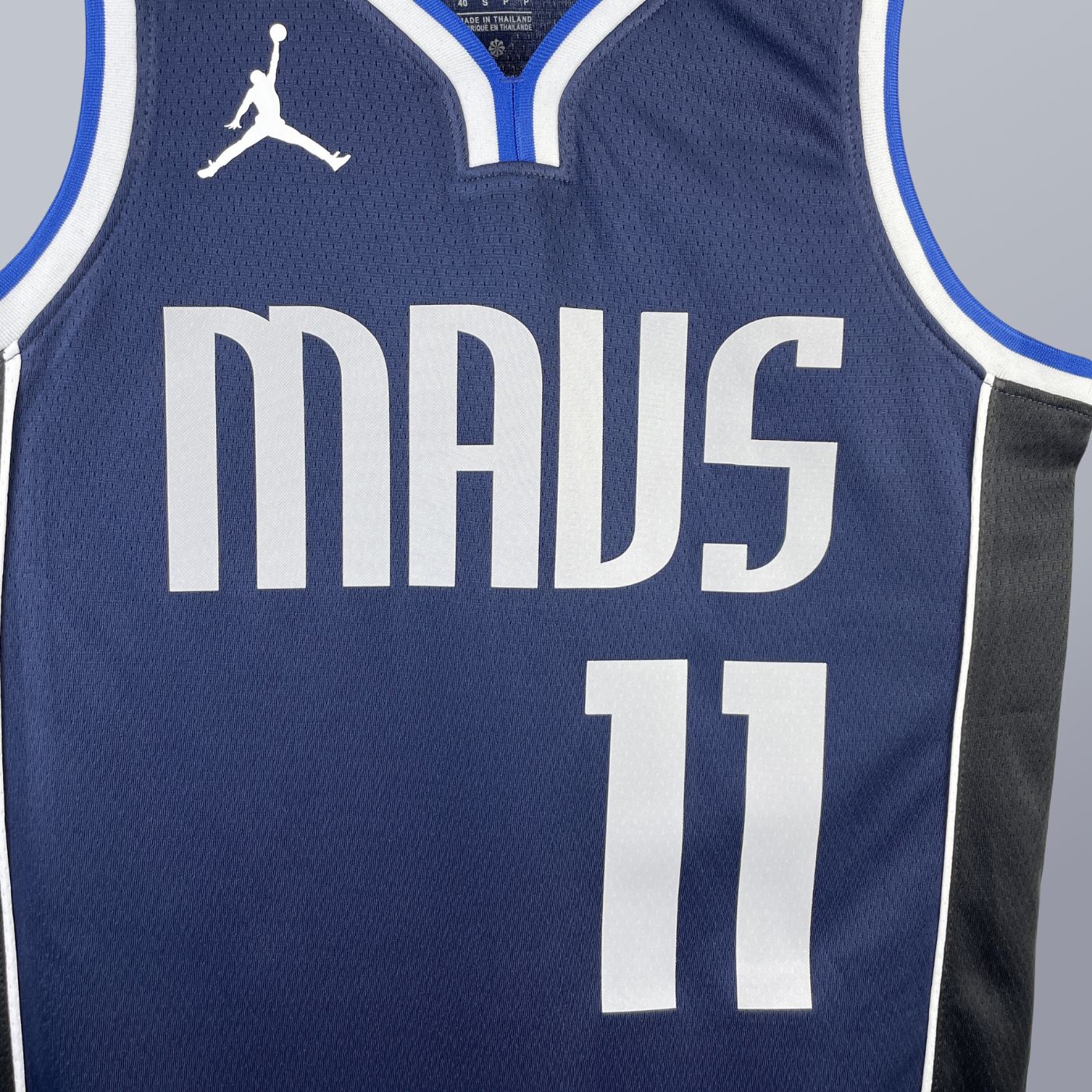 Kyrie Irving - Mavs Jersey - Statement Edition Swingman 2022/23