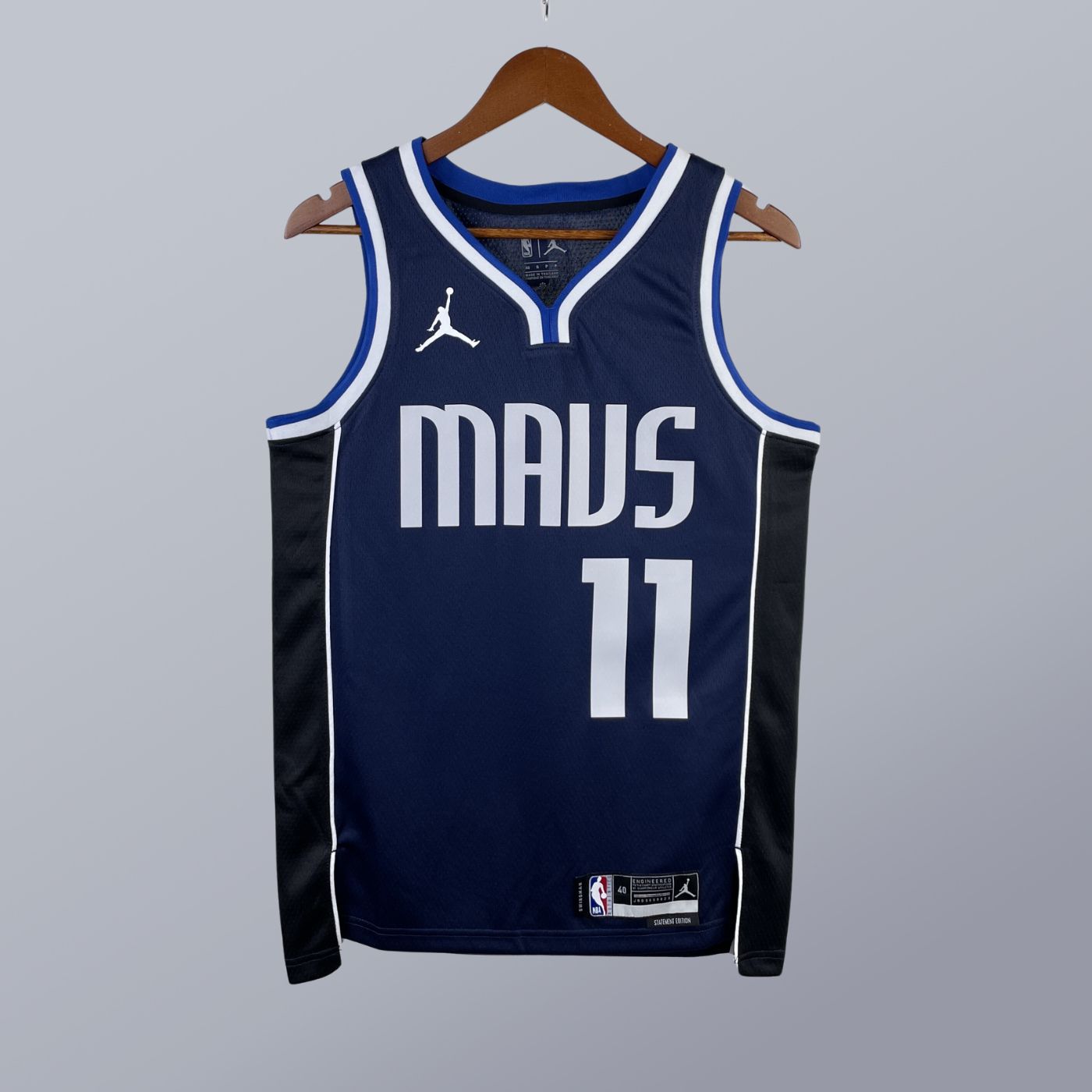 Kyrie Irving - Mavs Jersey - Statement Edition Swingman 2022/23