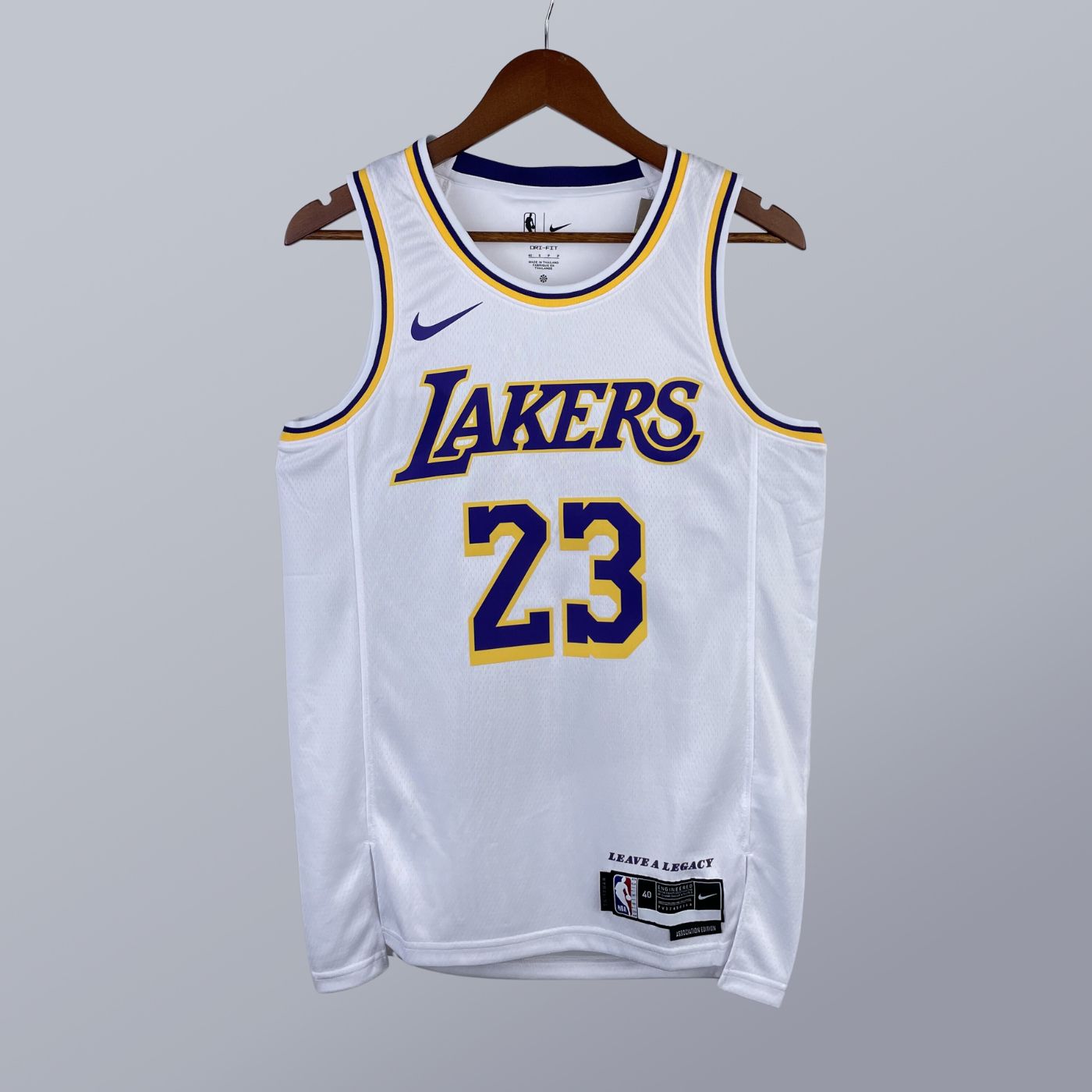 LeBron James - Lakers Jersey - Association Edition Swingman 2023/24