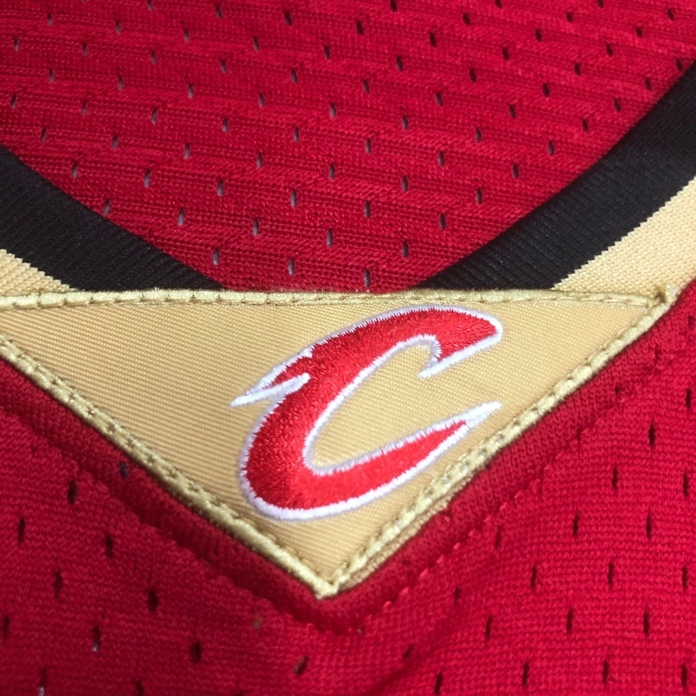 LeBron James - Cavaliers Jersey - Hardwood Classics 2003/04 Swingman Roja