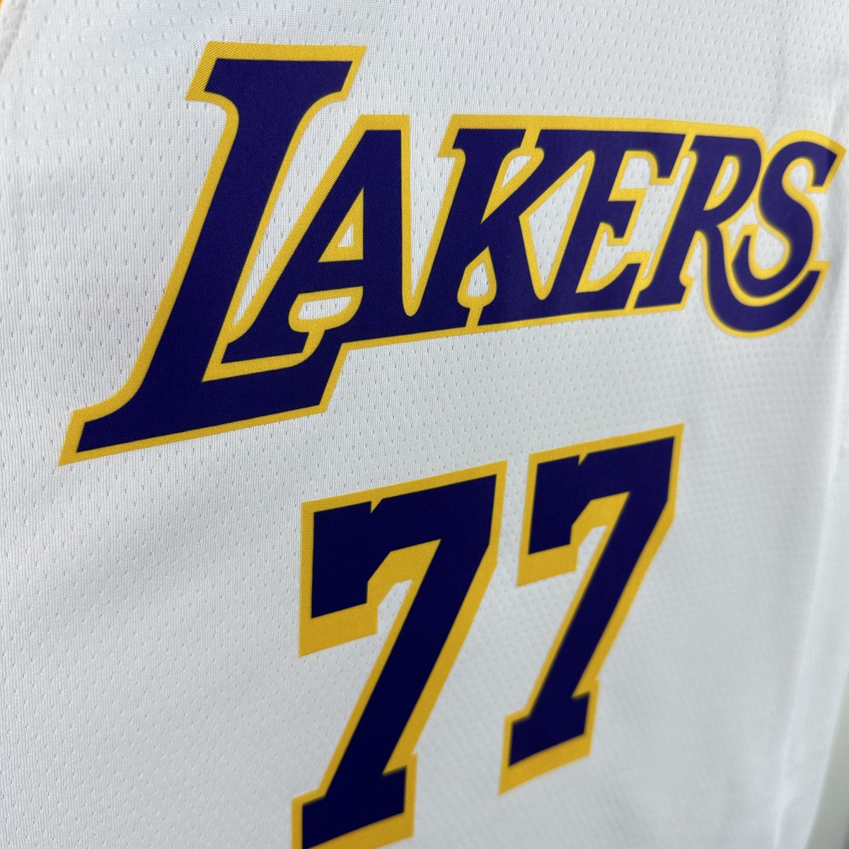 Luka Doncic - Lakers Jersey - Association Edition Swingman 2024/25