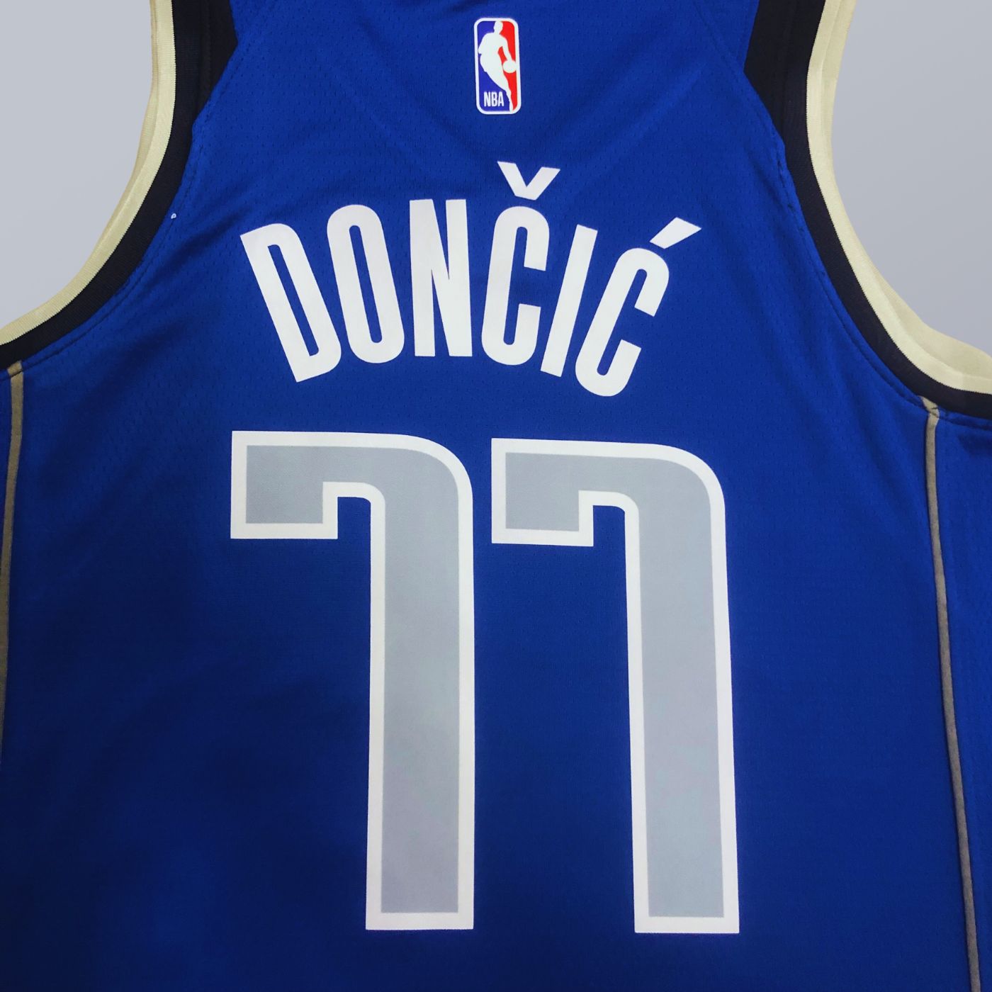 Luka Doncic - Mavs Jersey - Icon Edition Swingman 2022/23
