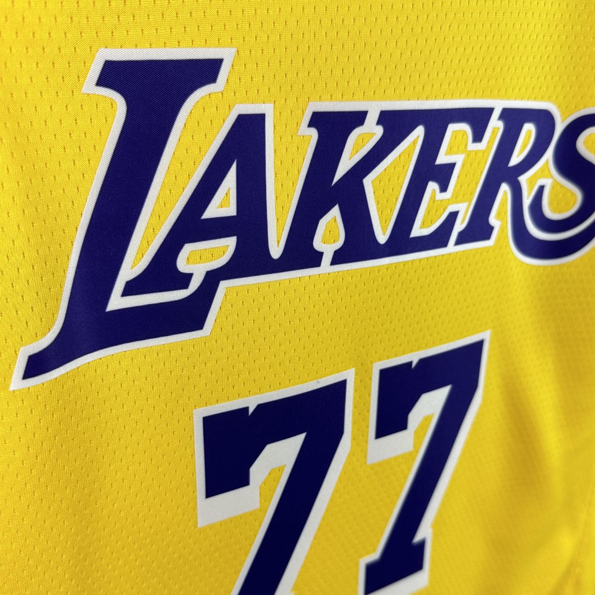 Luka Doncic - Lakers Jersey - Icon Edition Swingman 2024/25