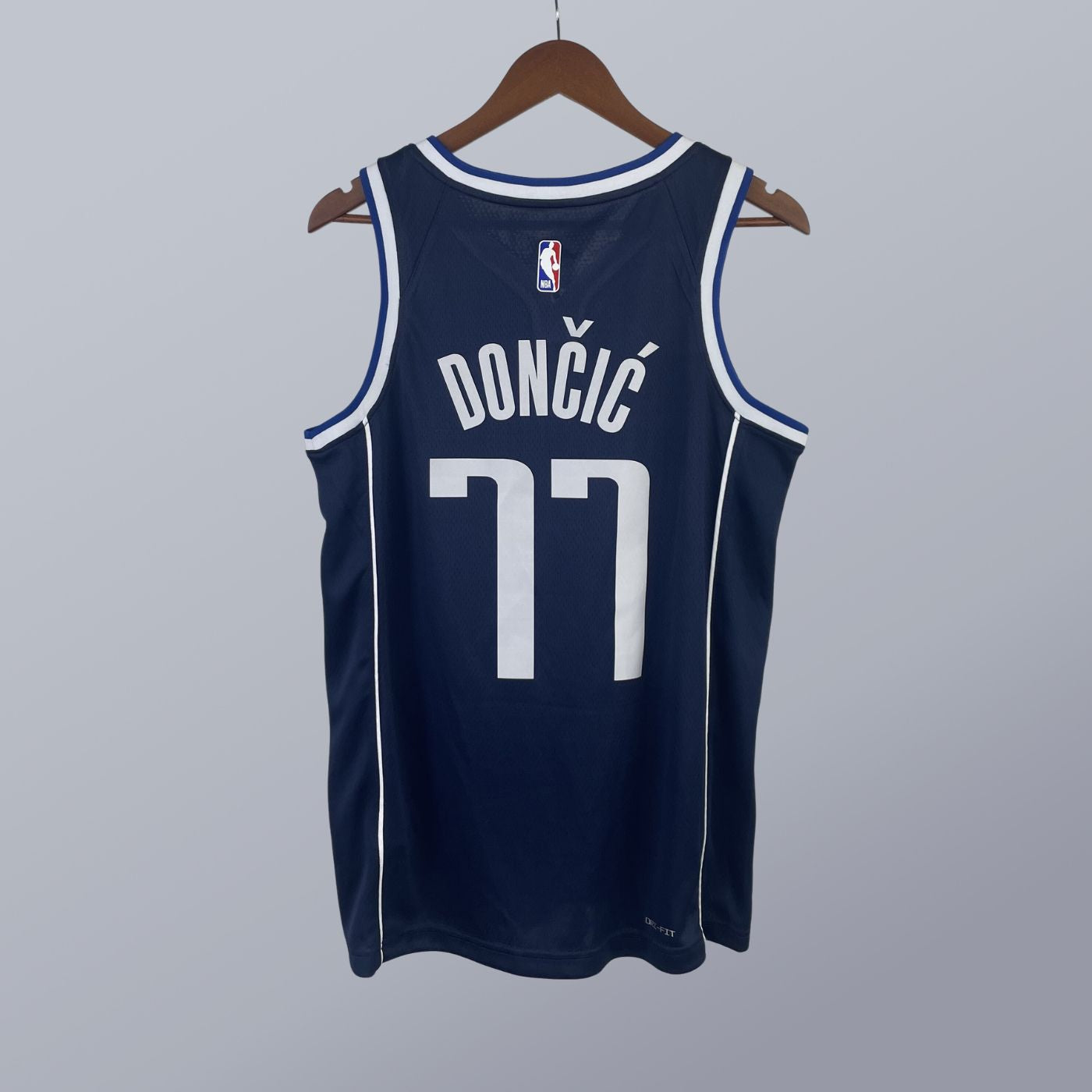 Luka Doncic - Mavs Jersey - Statement Edition Swingman 2022/23