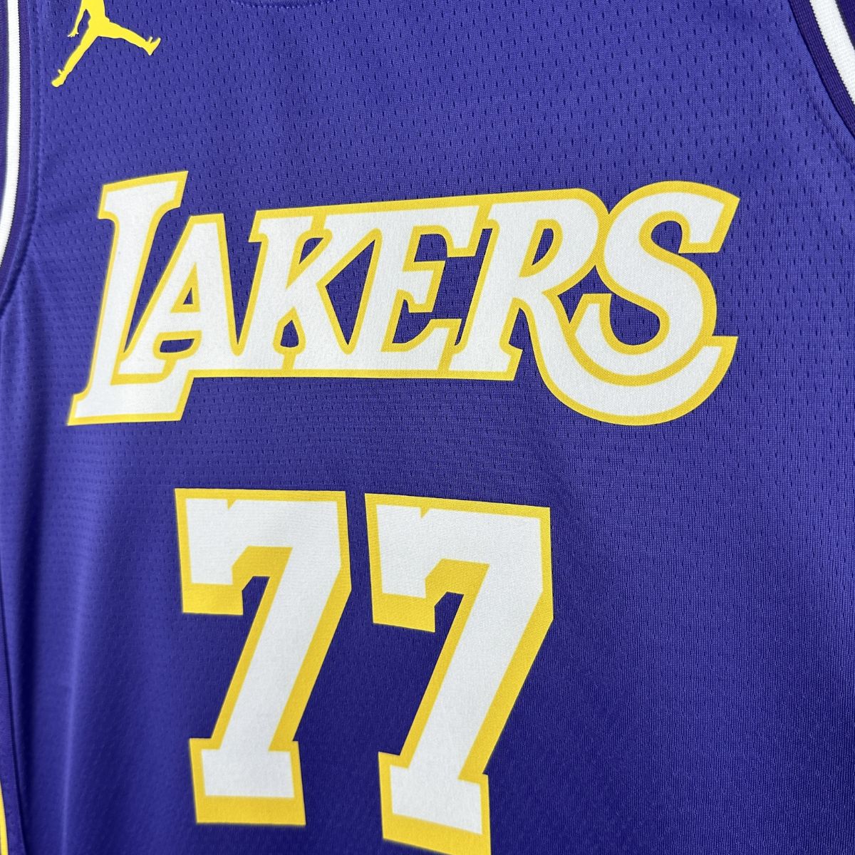 Luka Doncic - Lakers Jersey - Statement Edition Swingman 2025/26