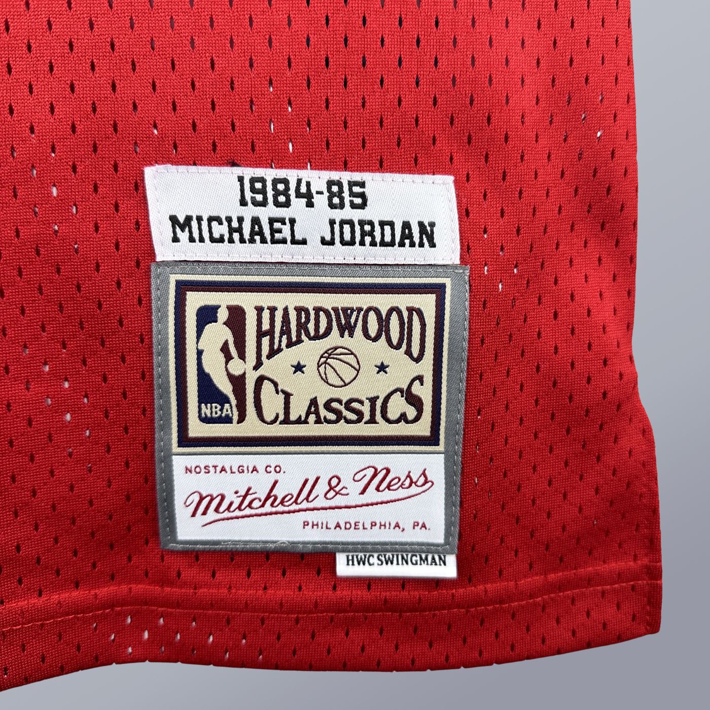 Michael Jordan - Bulls Jersey - Hardwood Classics 1984/85 Swingman Roja