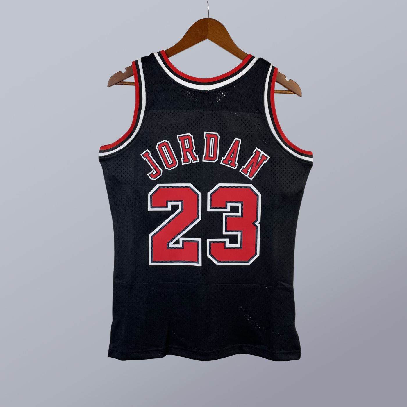 Michael Jordan - Bulls Jersey - Hardwood Classics 1997/98 Swingman Negra