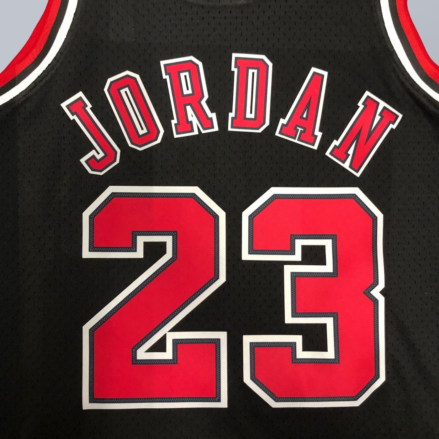 Michael Jordan - Bulls Jersey - Hardwood Classics 1997/98 Swingman Negra
