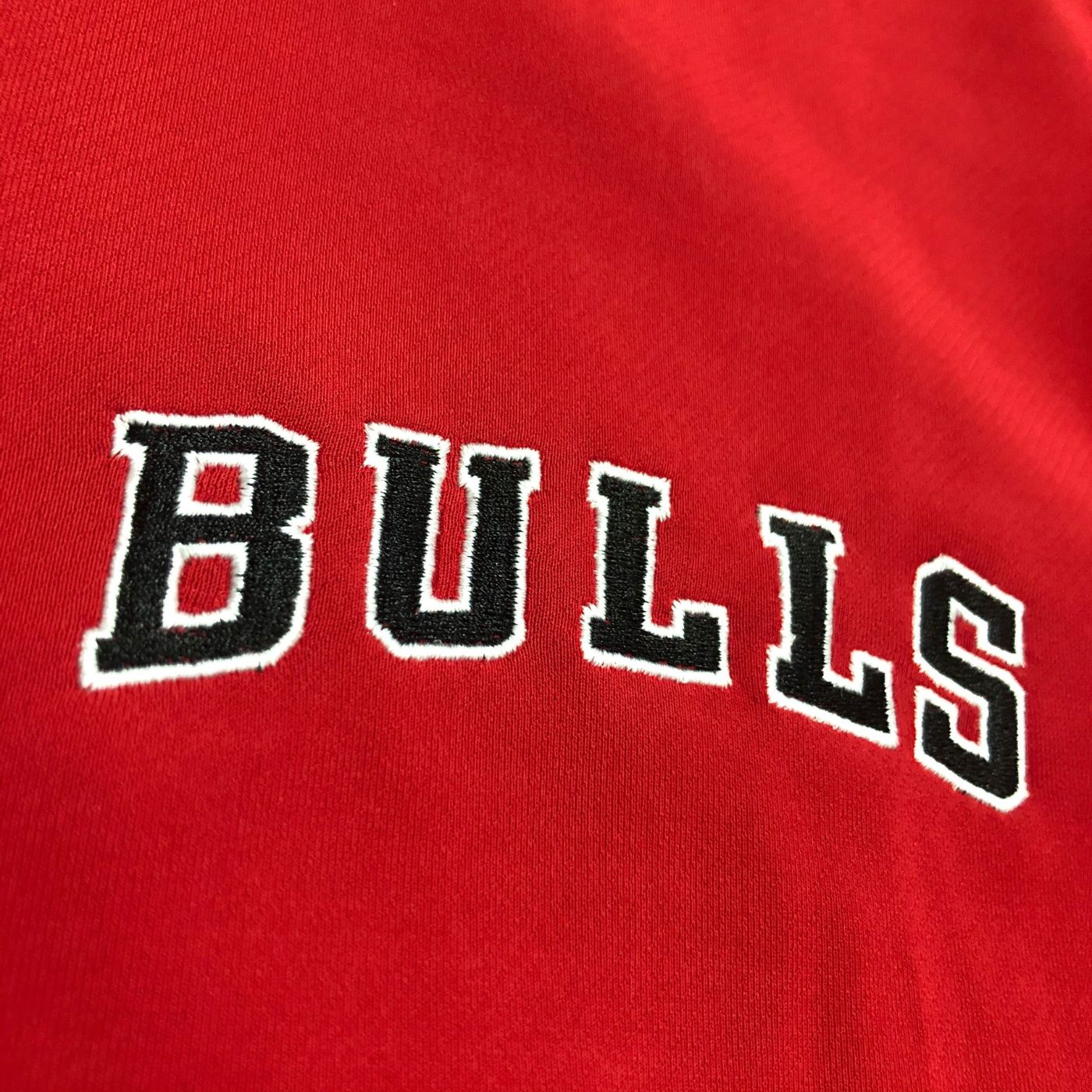 Polerón Bulls Pre-game Style – Rojo