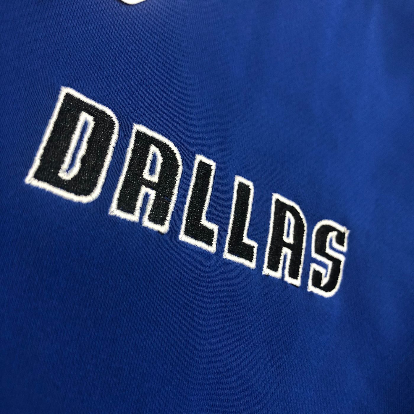 Polerón Mavs Pre-game Style – Azul