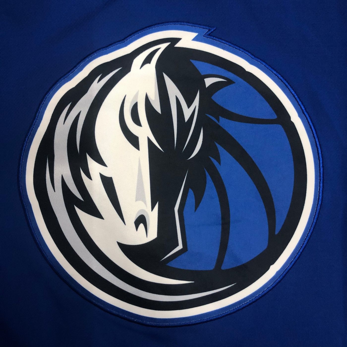 Polerón Mavs Pre-game Style – Azul