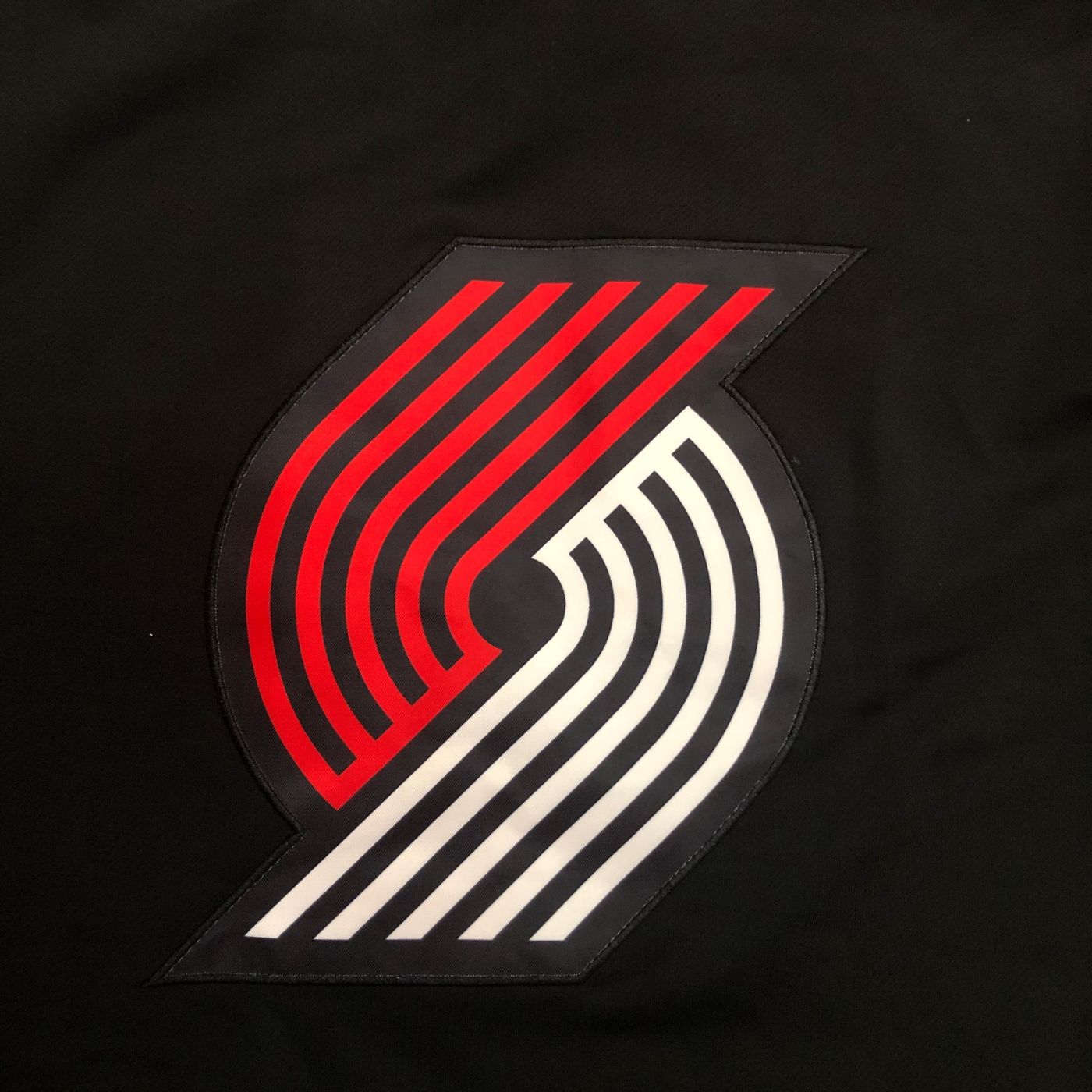 Polerón Trail-Blazers Pre-game Style – Negro