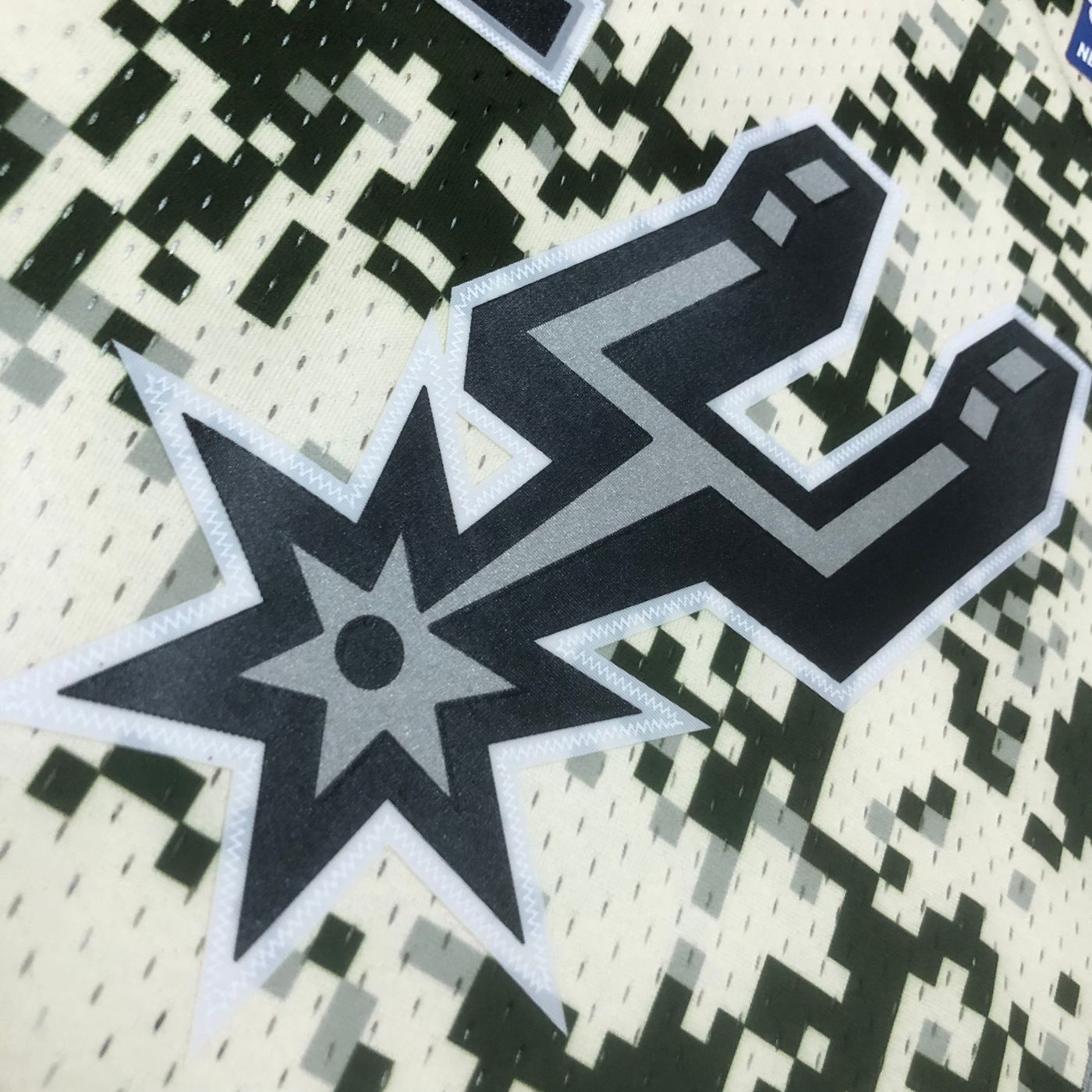 Tim Duncan - Spurs Jersey - Hardwood Classics 2013/14 Swingman Pixel Cream