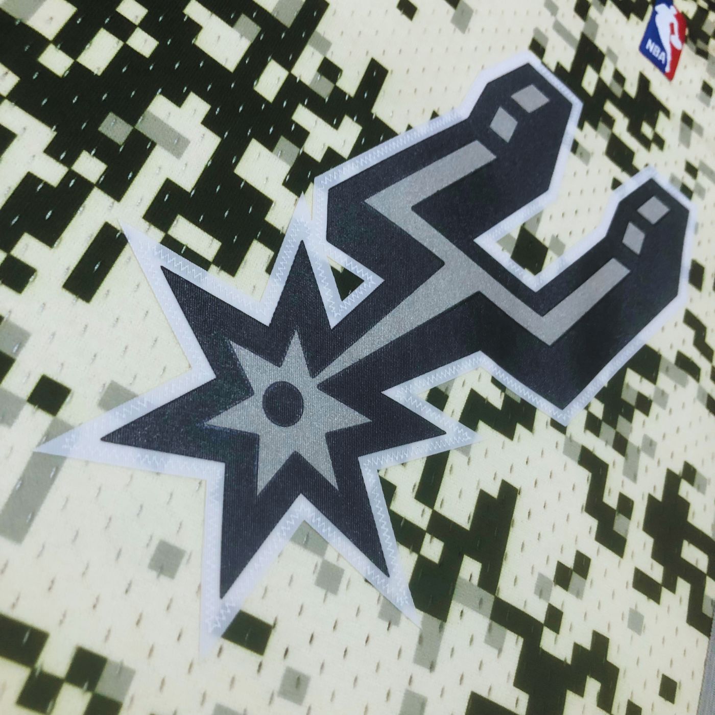 Tony Parker - Spurs Jersey - Hardwood Classics 2013/14 Swingman Pixel Cream