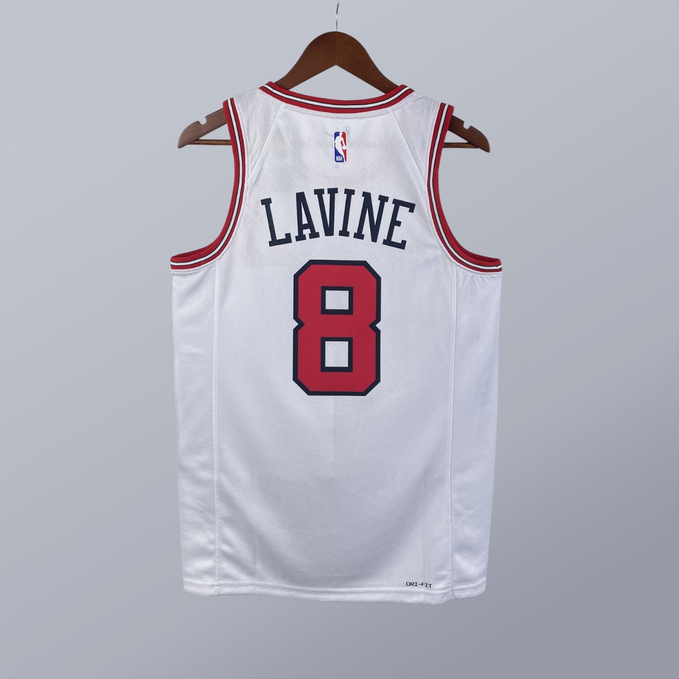Zach LaVine - Bulls Jersey - Association Edition Swingman 2022/23