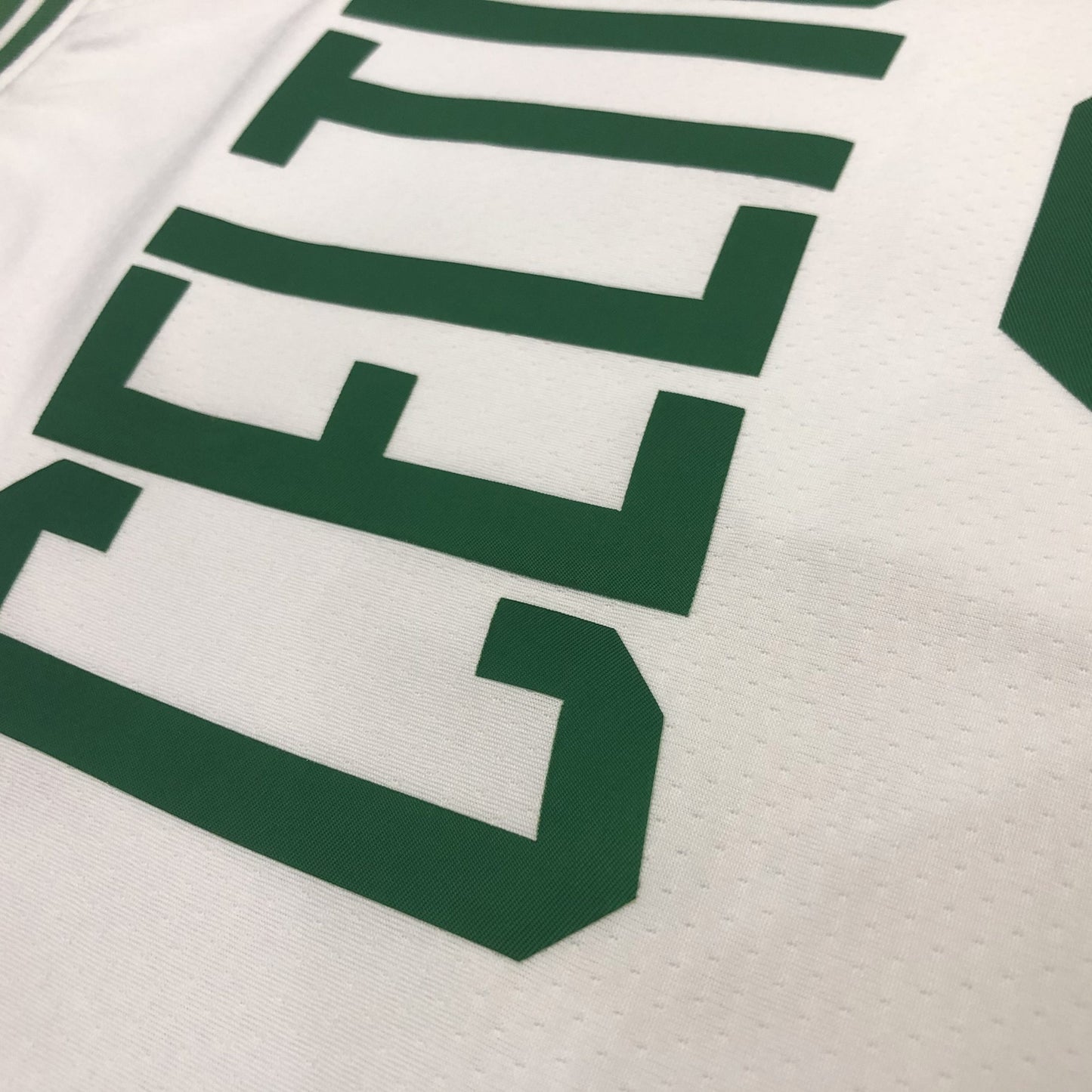 Kristaps Porzingis - Celtics Jersey - Association Edition Swingman 2023/24