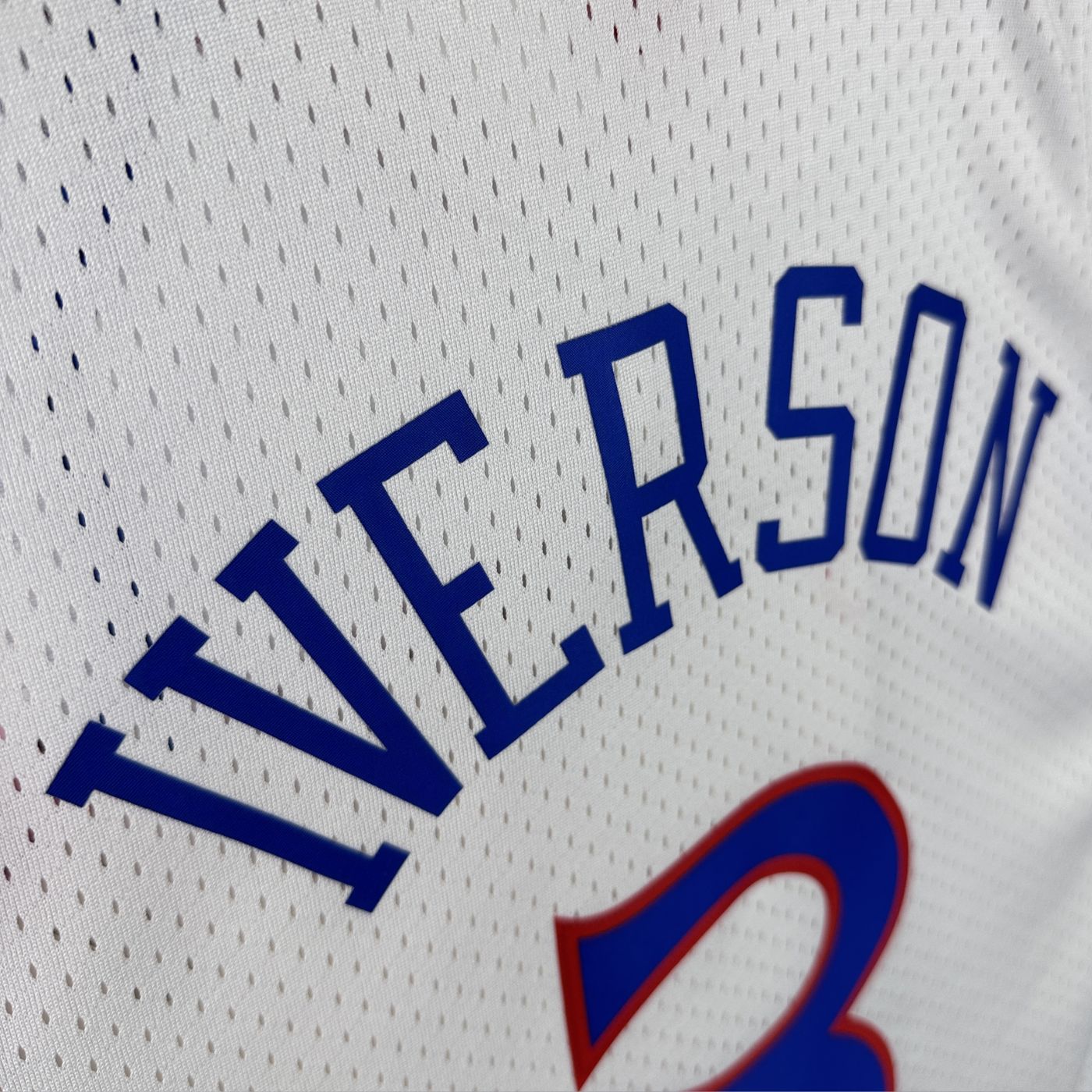 Allen Iverson - Seven Sixers Jersey - Hardwood Classics 1996/97 Swingman Blanca