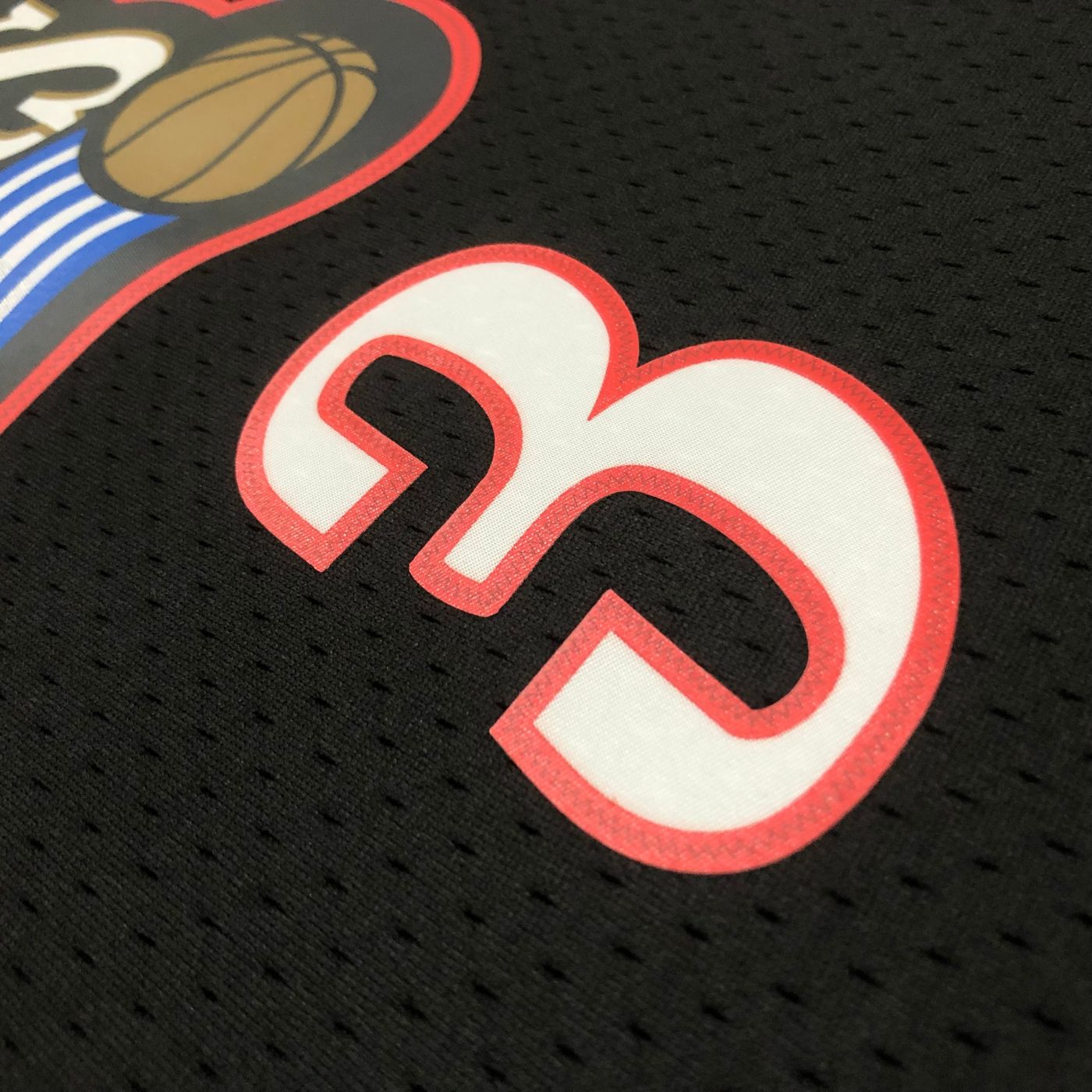 Allen Iverson - Seven Sixers Jersey - Hardwood Classics 1997/98 Swingman Negra