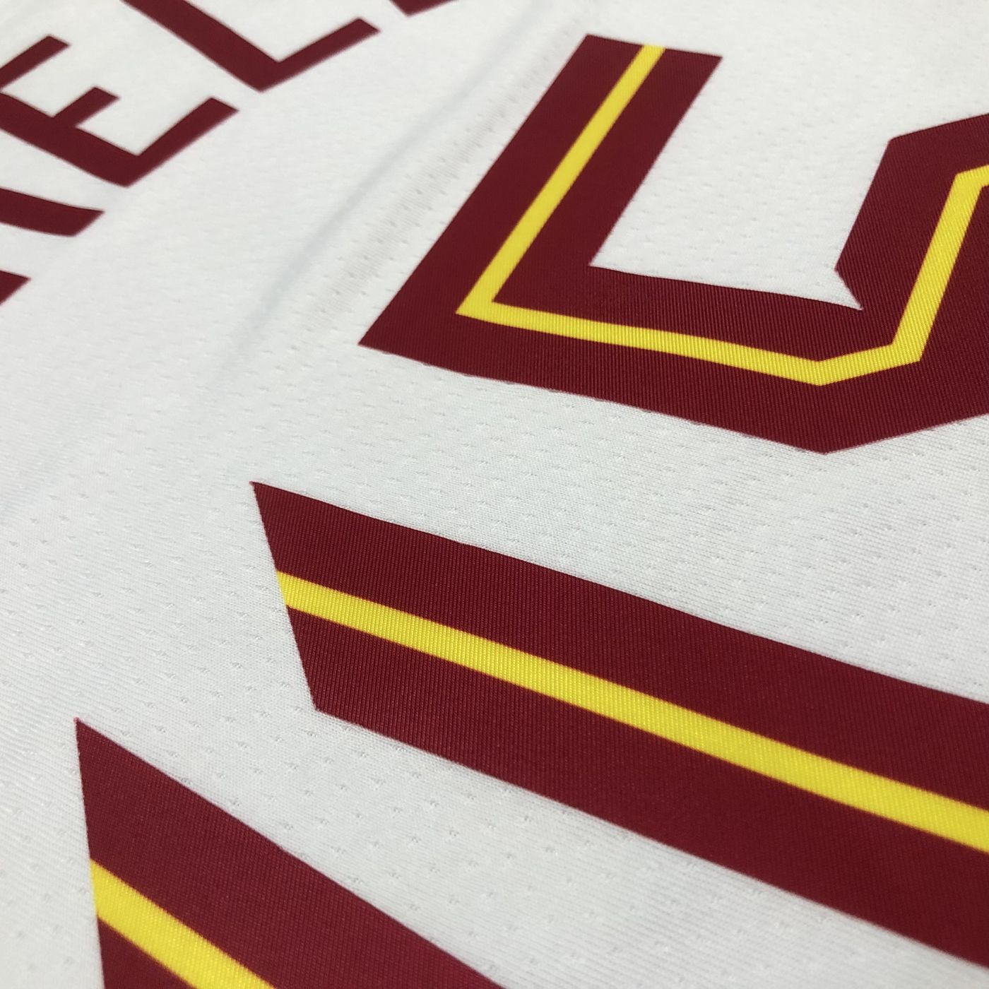 Donovan Mitchell - Cavaliers Jersey - Association Edition Swingman 2023/24