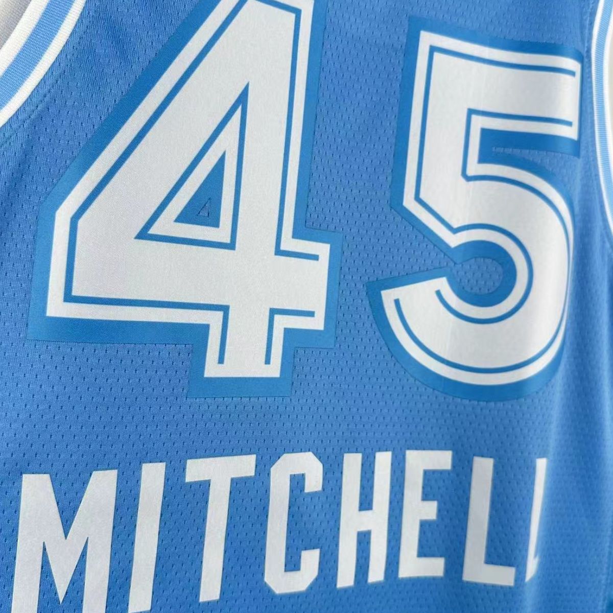 Donovan Mitchell - Cavaliers Jersey - City Edition Swingman 2024/25