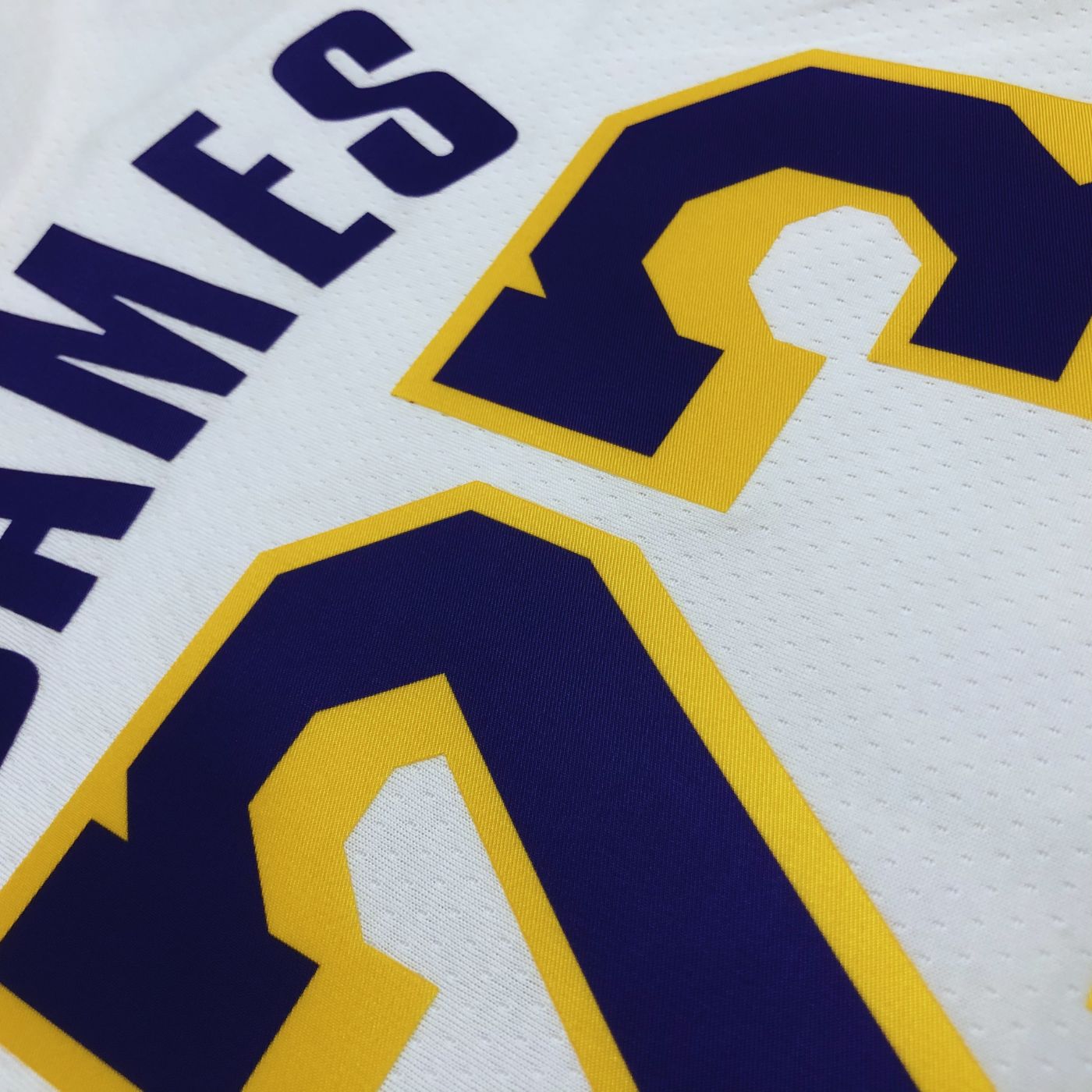 LeBron James - Lakers Jersey - Association Edition Swingman 2023/24