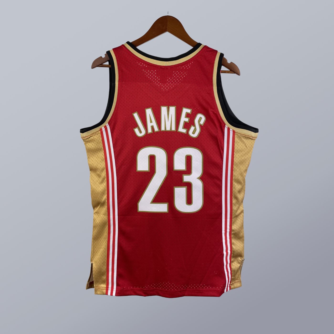 LeBron James - Cavaliers Jersey - Hardwood Classics 2003/04 Swingman Roja