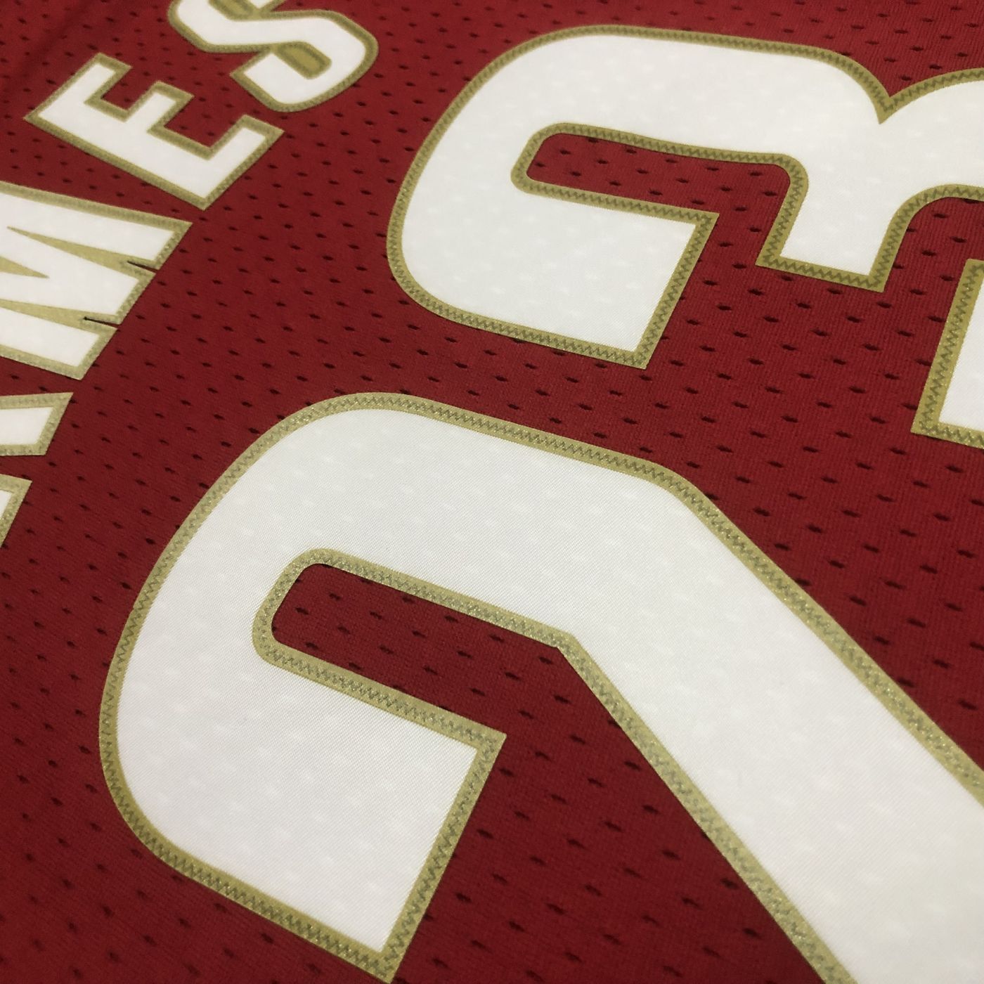 LeBron James - Cavaliers Jersey - Hardwood Classics 2003/04 Swingman Roja