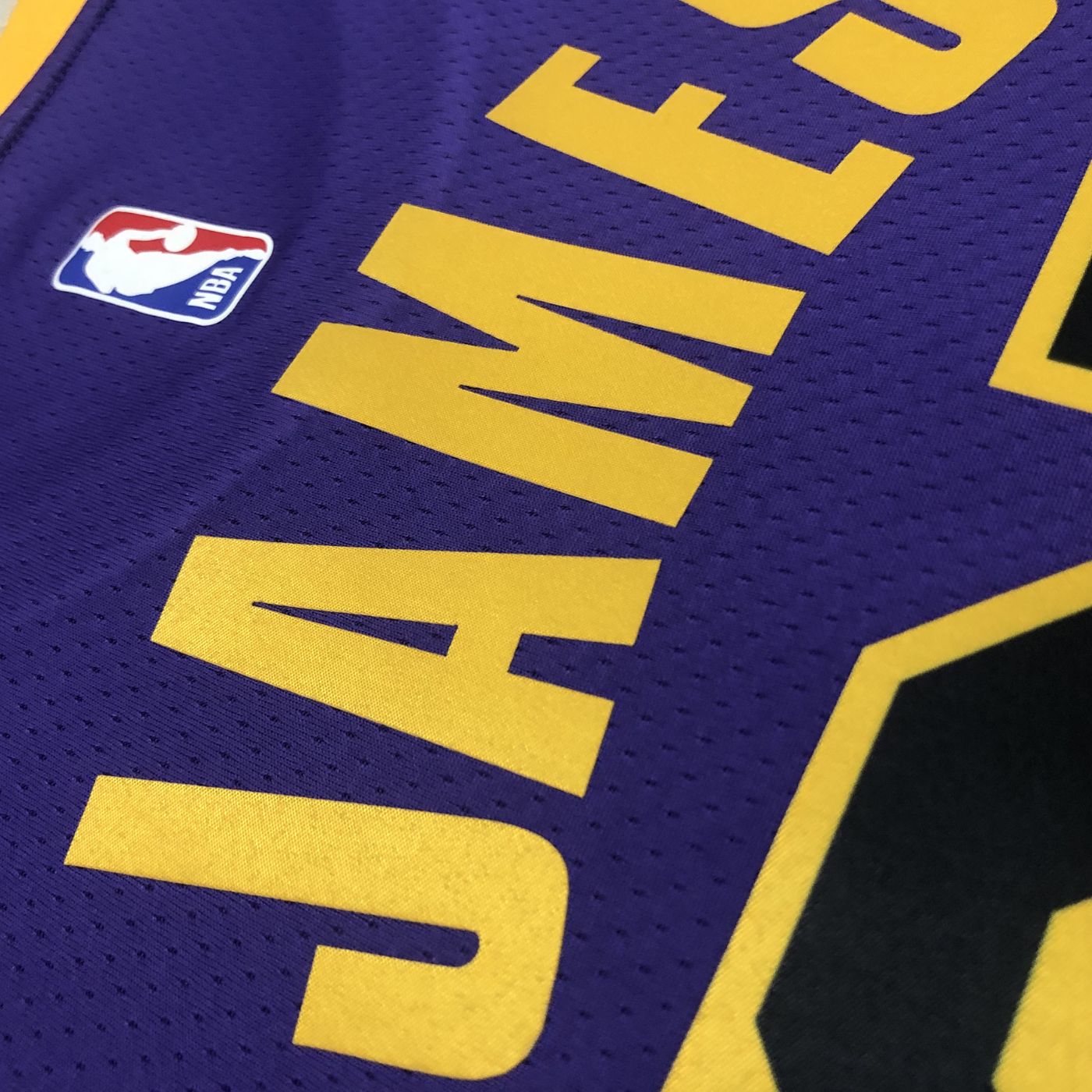 LeBron James - Lakers Jersey - Statement Edition Swingman 2023/24