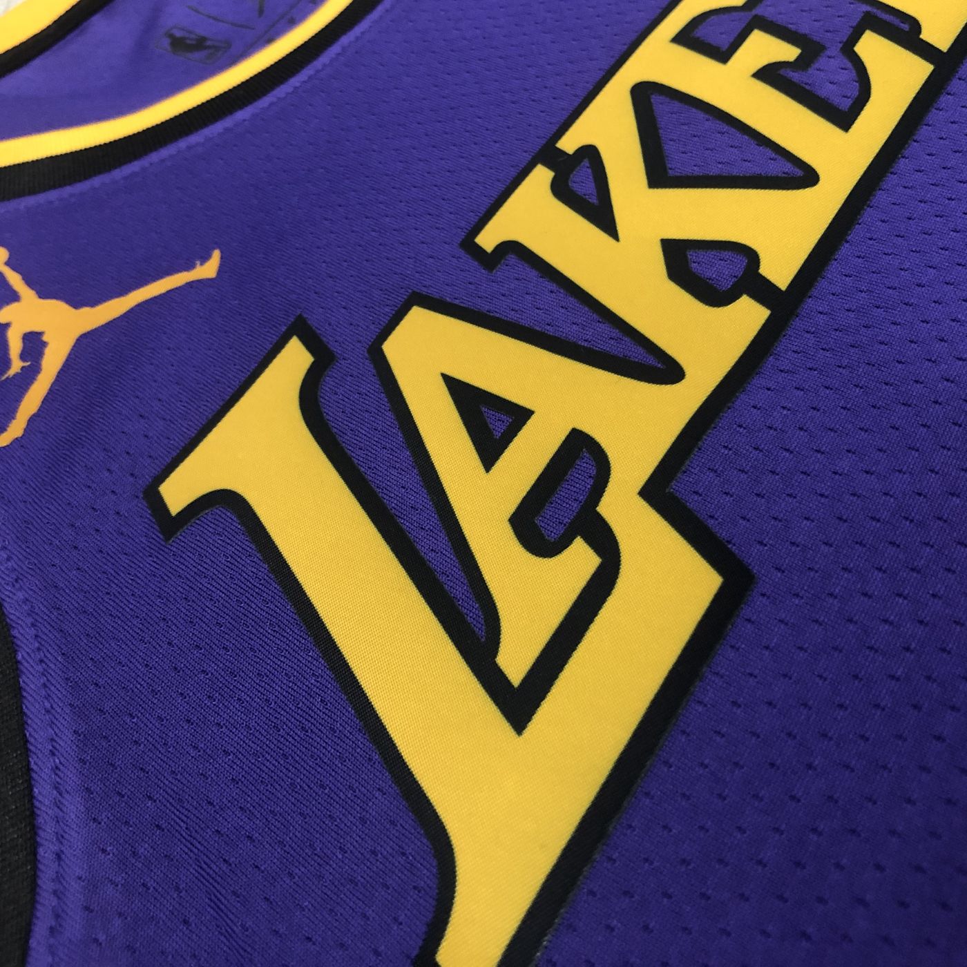 LeBron James - Lakers Jersey - Statement Edition Swingman 2023/24