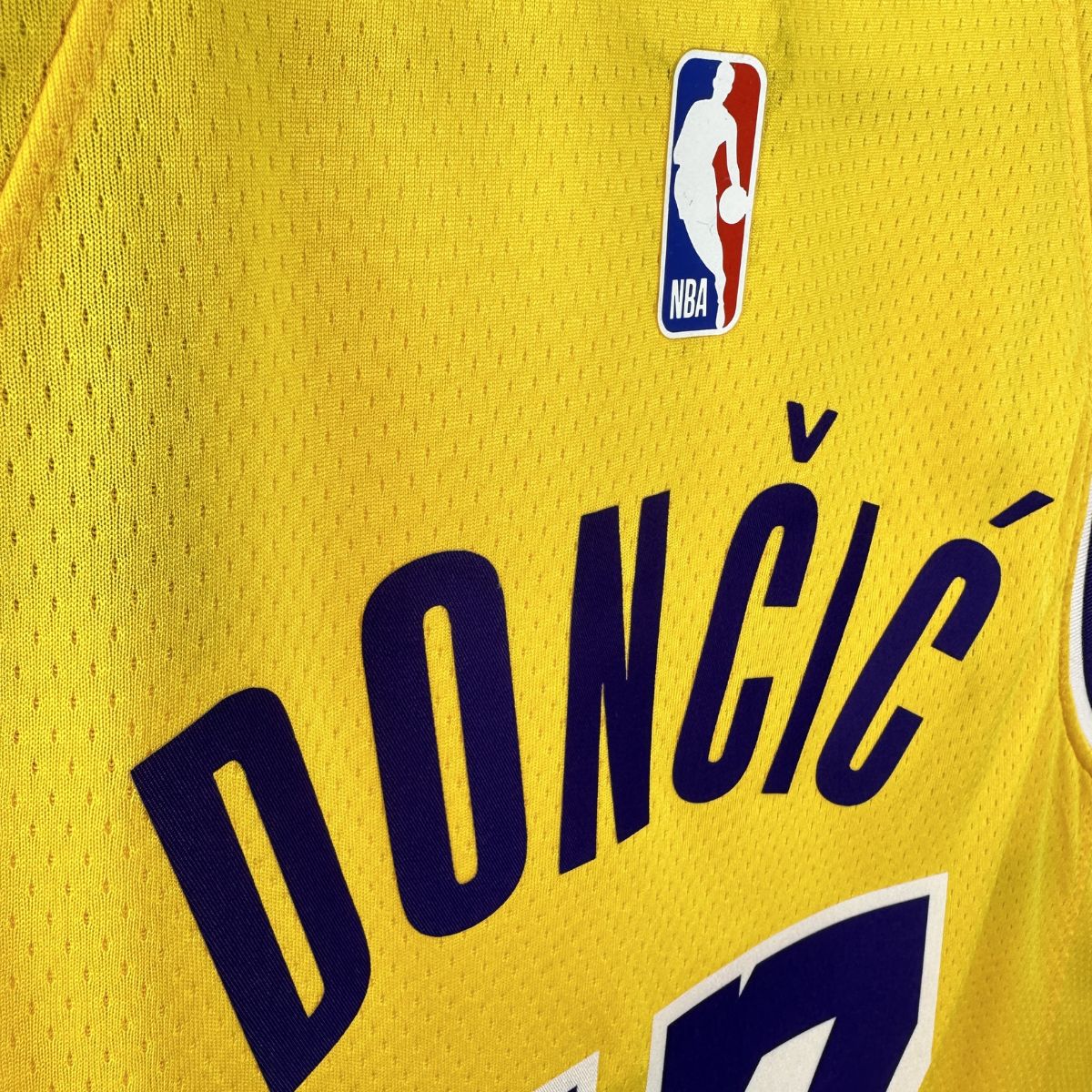 Luka Doncic - Lakers Jersey - Icon Edition Swingman 2024/25