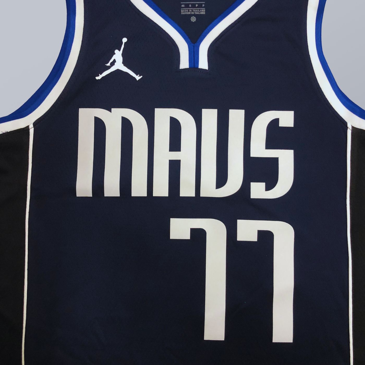Luka Doncic - Mavs Jersey - Statement Edition Swingman 2022/23