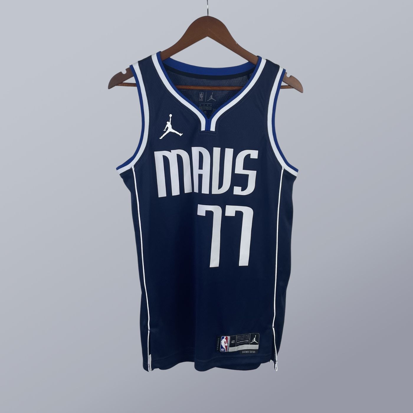 Luka Doncic - Mavs Jersey - Statement Edition Swingman 2022/23